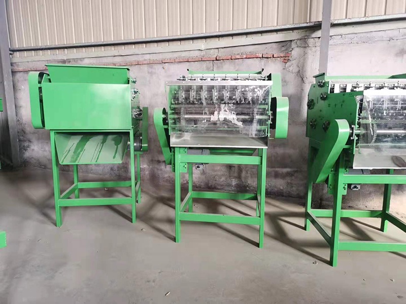 Nut Splitting Cashew Grading Machine Shelling Husking Cashew Peeling Machine