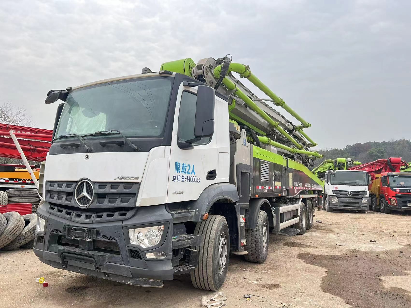 High Performance 2021 Model Used Cement Pump Zoomlion 56 Meter Concrete Pump