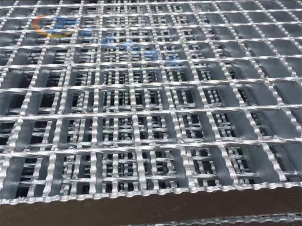 Metal Building Serrated Steel Grating Drain Car Park Drainage Steel Grating