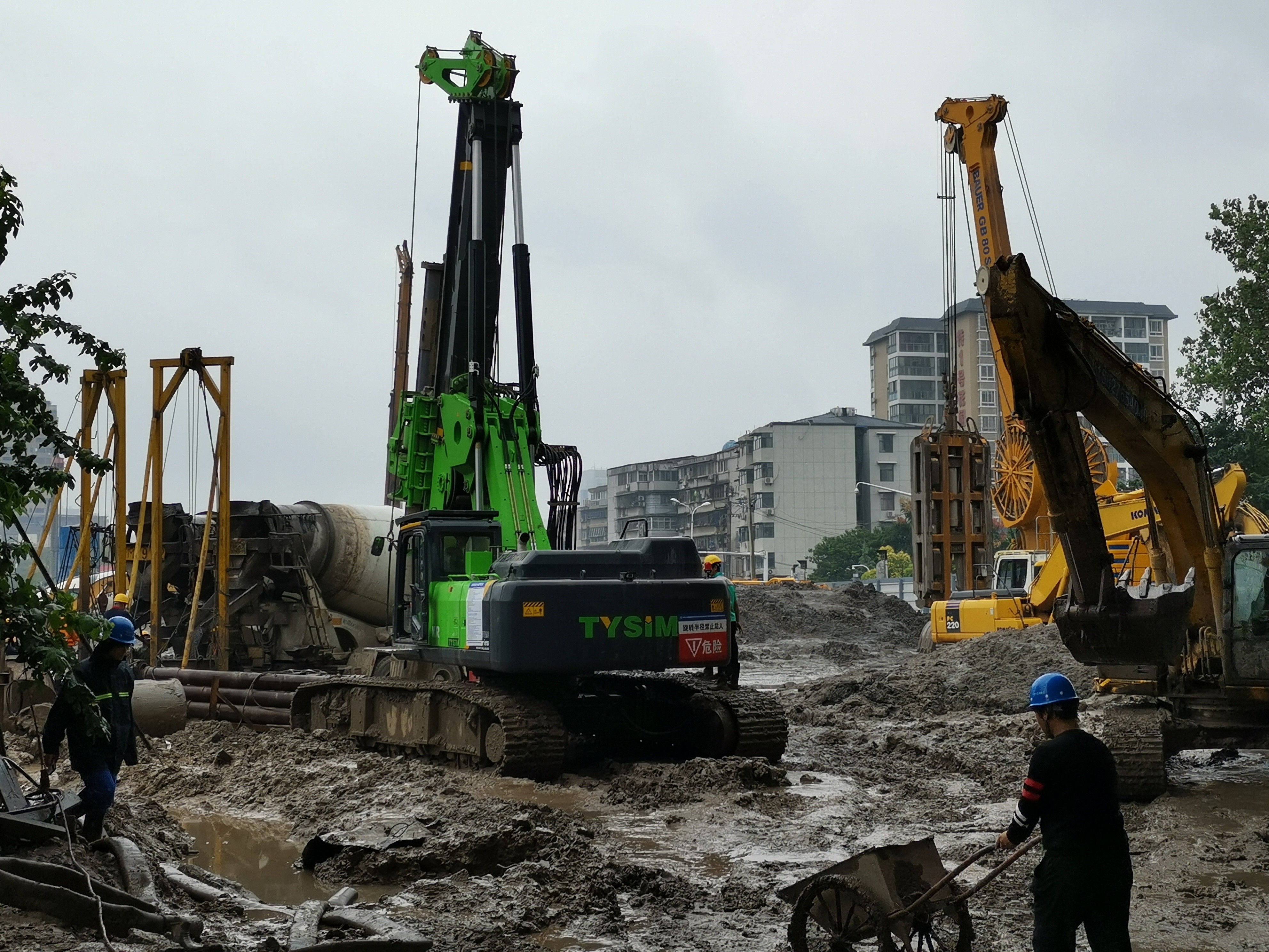 320KN Drilling Piling Rig Machine KR300C Diesel Engine Equipment Stroke 6000 Mm