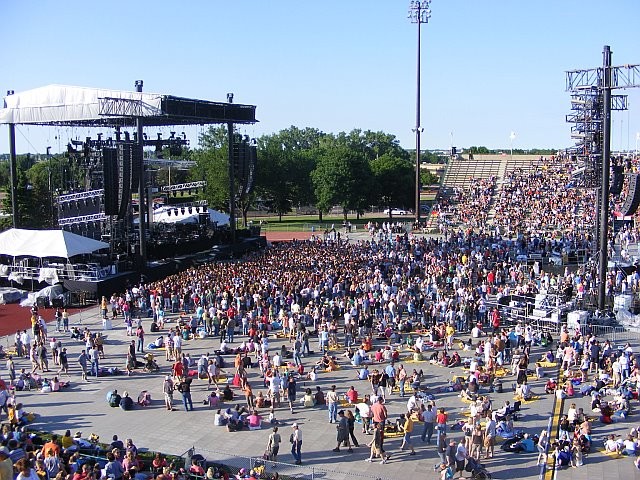 Weatherproof Interlocking Event Flooring White Portable Flooring For Events