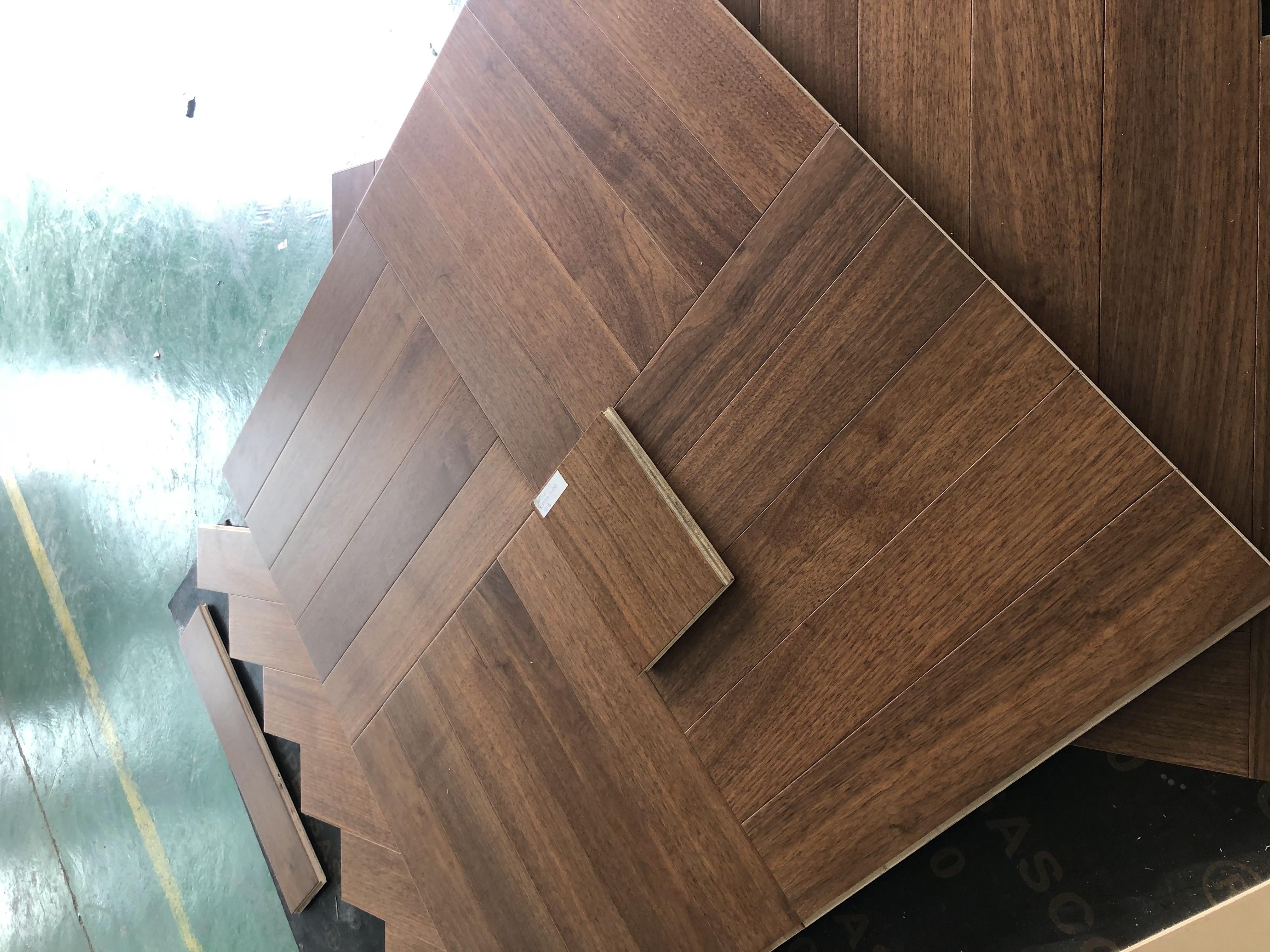 Engineered Wood Flooring Type Parquet Wood Flooring in Antiqued Mable Teak Oak Walnut