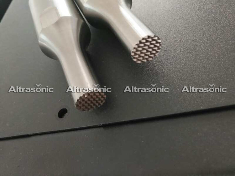 Sonotrode Ultrasonic Riveting Welding Machine For Interior Trims With 1000W
