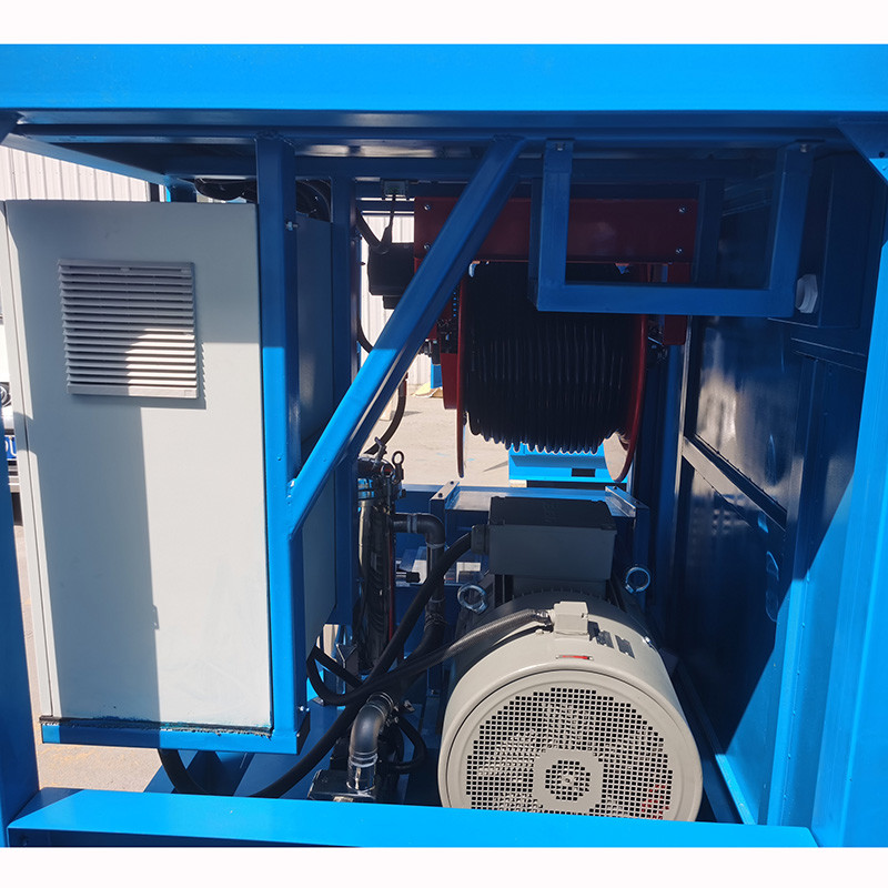 Subsea Underwater Cleaning Machine For Offshore Oil Pipelines 220bar 135l/min