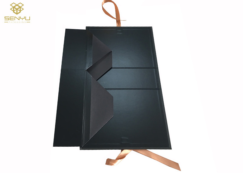 Black Thick Gift Cardboard Box With Magnetic Closure Ribbon CMYK Printing