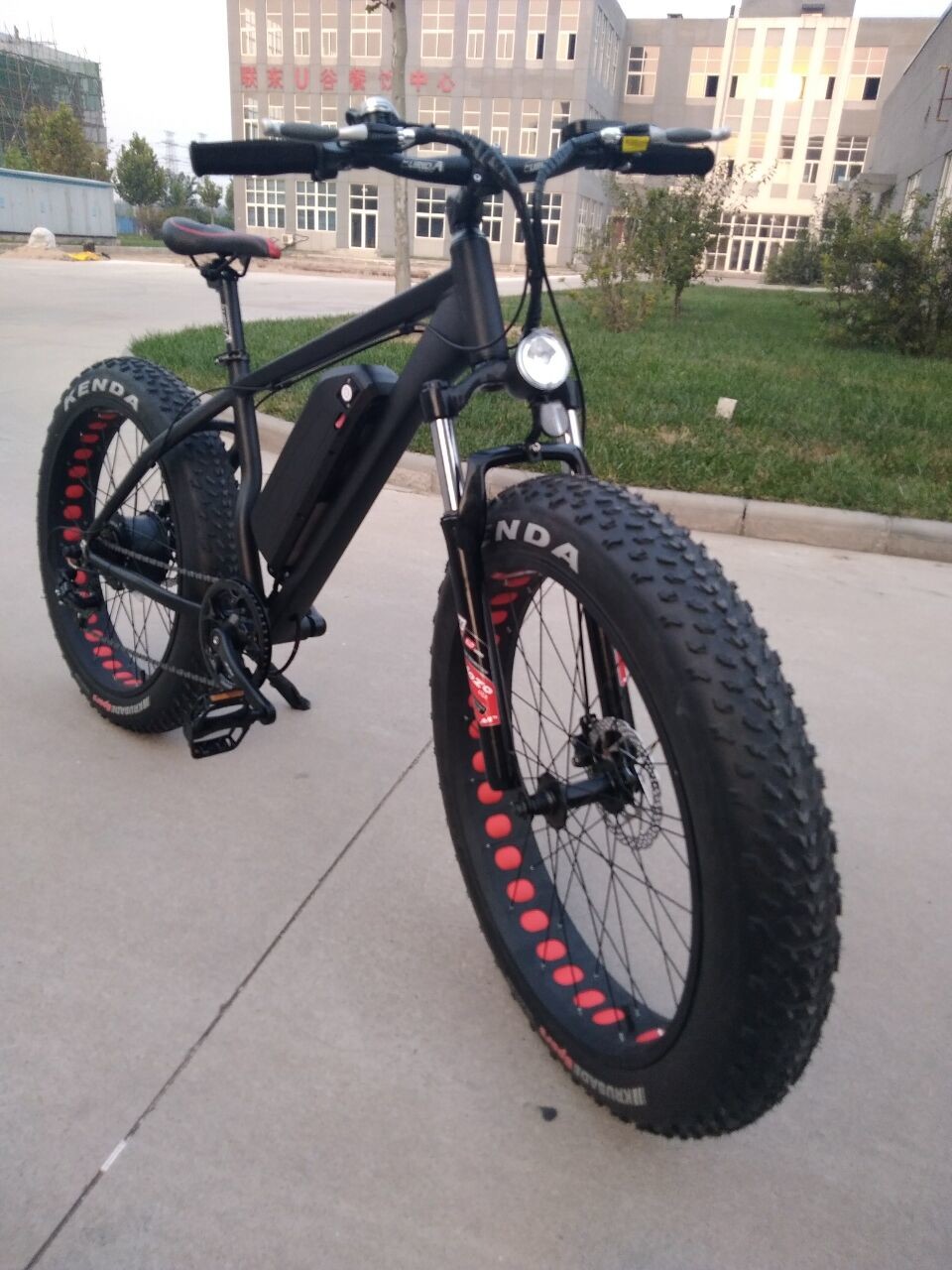 48V 500w Geared Motor Cycling Electric Fat Bike High Torque , Wheel Size 26x4.0