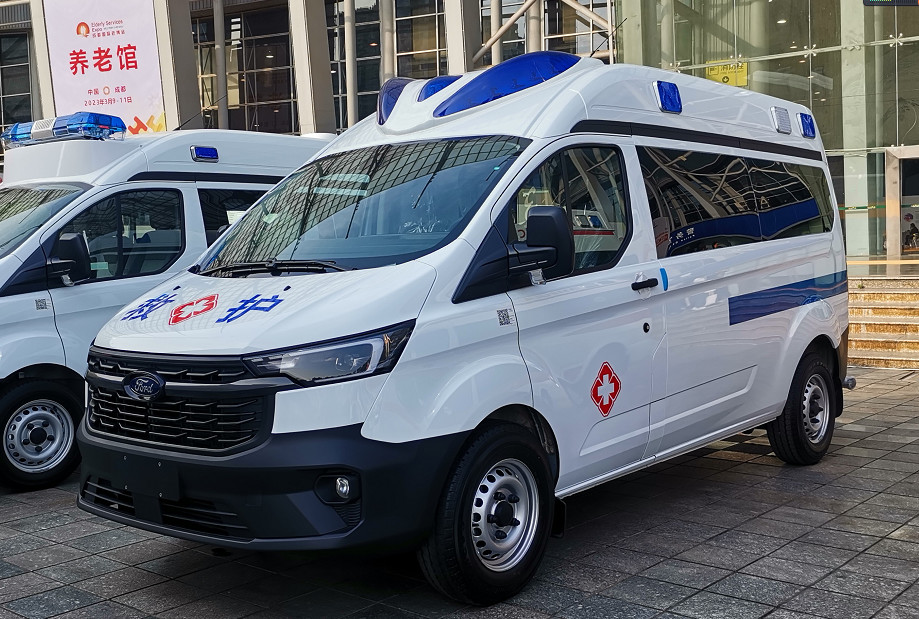White Ford Transit Ambulance 8 Seaters Gasoline Medical Ambulance