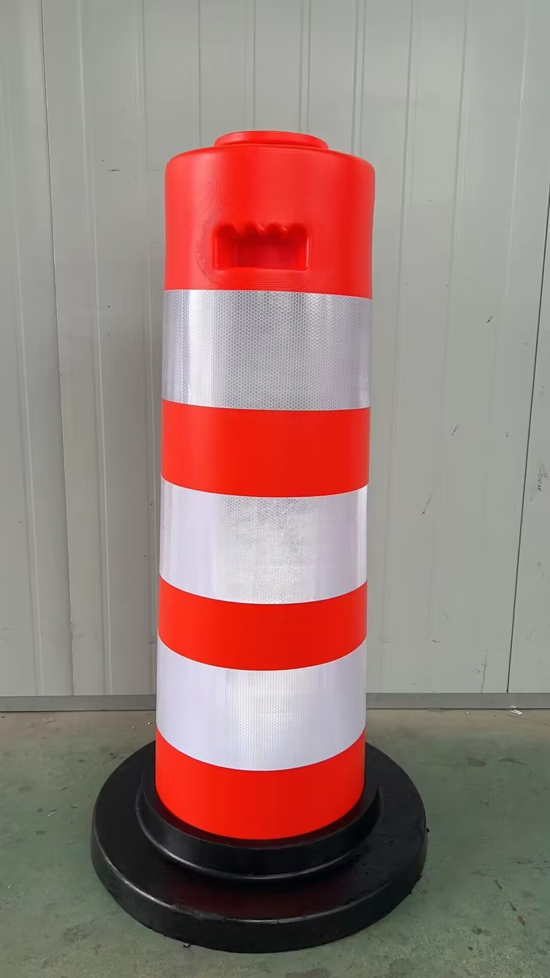 Heavy duty 13KG 1100*300*560mm orange reflective PE traffic barrels for road construction