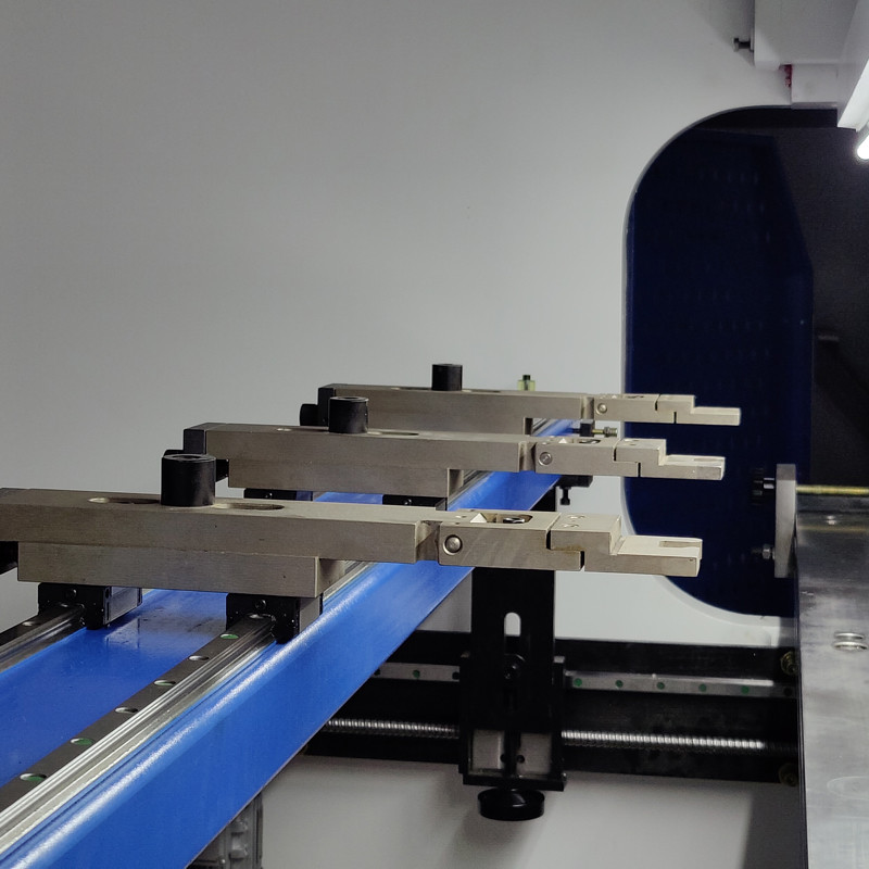 Highly Efficient WC67Y-400T4000 NC Controller Hydraulic Press Brake 26KW