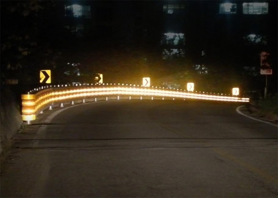 Advanced EVA Foam Board Material Highway Rotating Guardrail