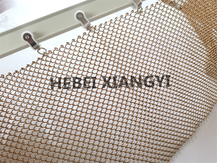 8m Length PVDF Wire Mesh Curtains Drop Light Weight Chain Link With Hanging Frame
