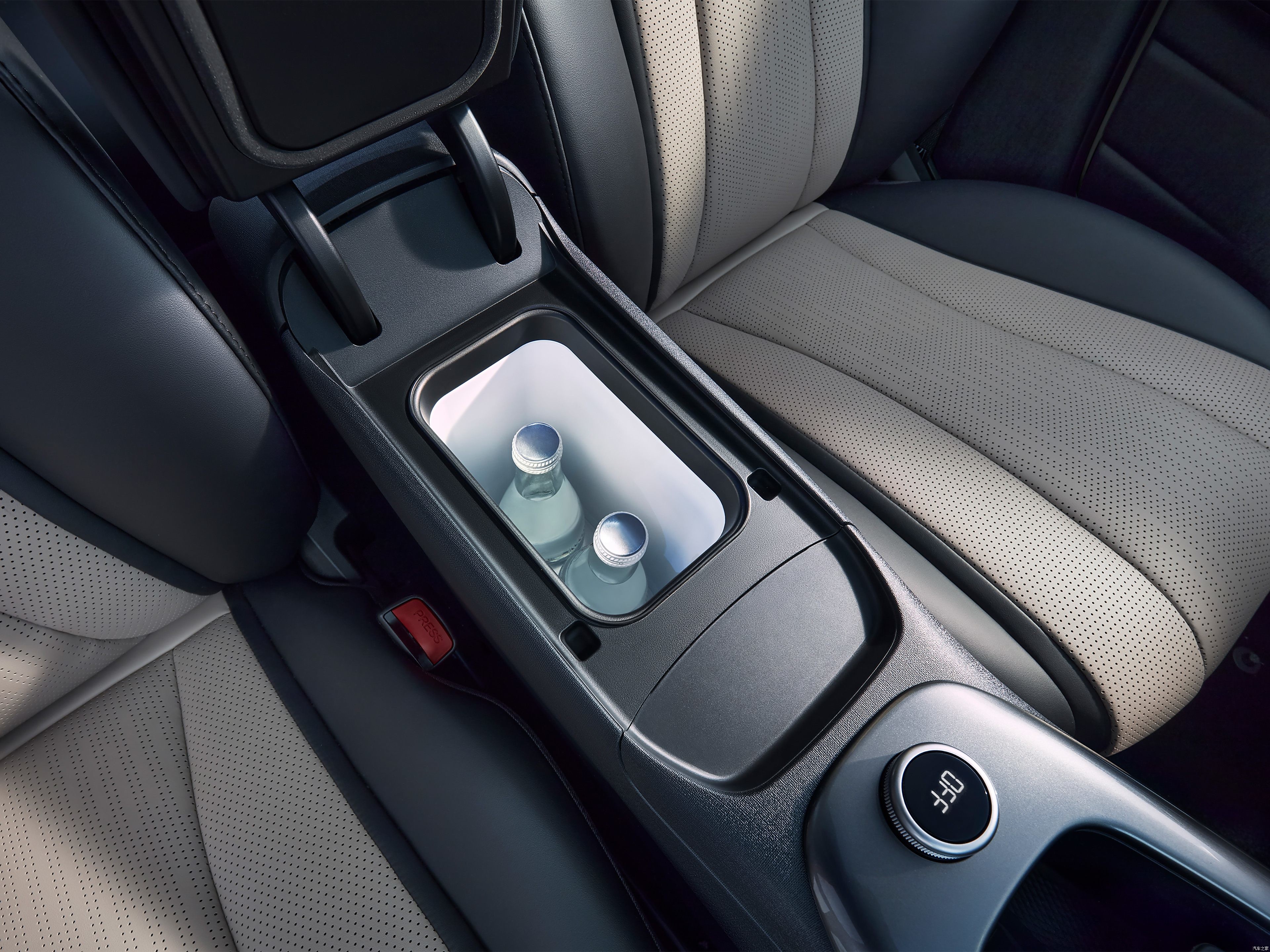 2025 BYD Dolphin, the most perfect small electric car in China. With intelligent driving function. Range 420KM-520KM.