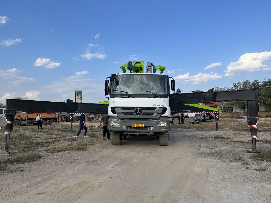 Perfect Renovated Condtion with Necessary Repair for 2013 Zoomlion 56m on Benz Chassis Factory Directly Sale in EXW Price