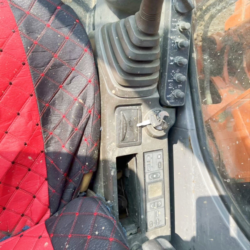 12ton Used Excavator Hitachi ZX120 Heavy Duty Road Construction