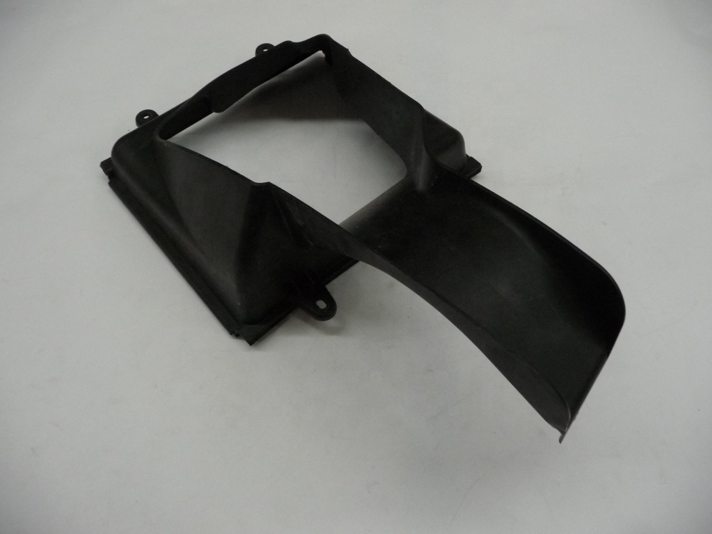 Maserati Ghibli LH RH Side Air Duct 670004140 670004139 Perfect For Car Fitment Needs