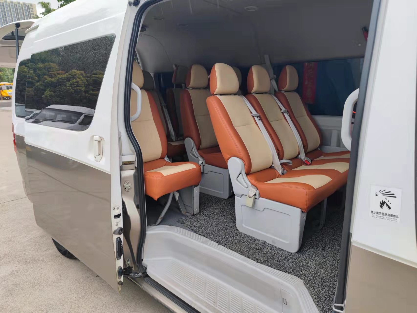 Jinbei 14 Seats Second Hand Mini Bus Euro 4 Used 14 Passenger Van