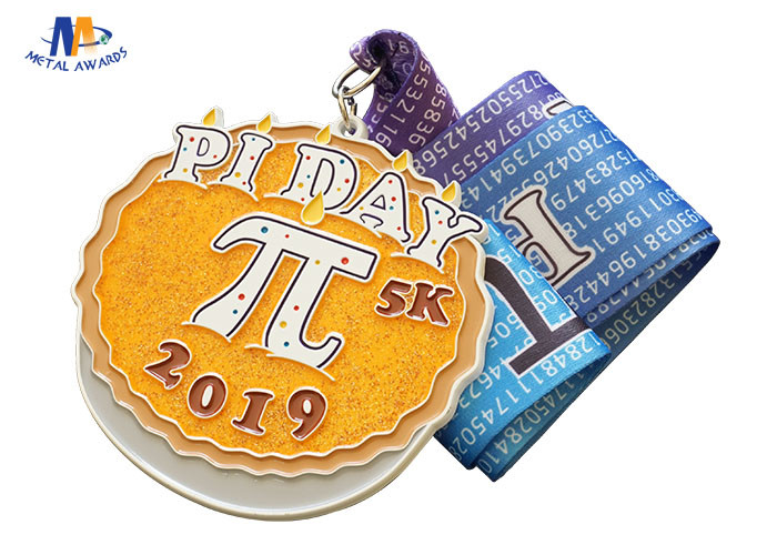 Round Custom Die Cast Medals With Heat Trasfer Ribbon And Glitter Filled 5k Marathon Medal