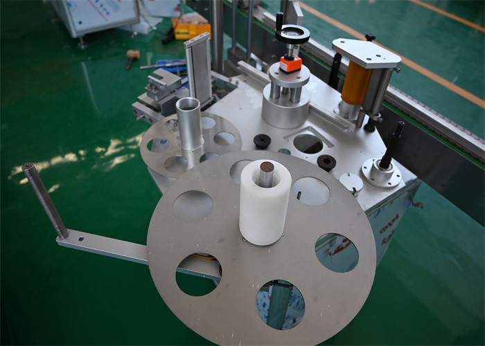 Ampoule Labeling Machine on kinds of ampoules, fully automatic labeling high speed with date printing