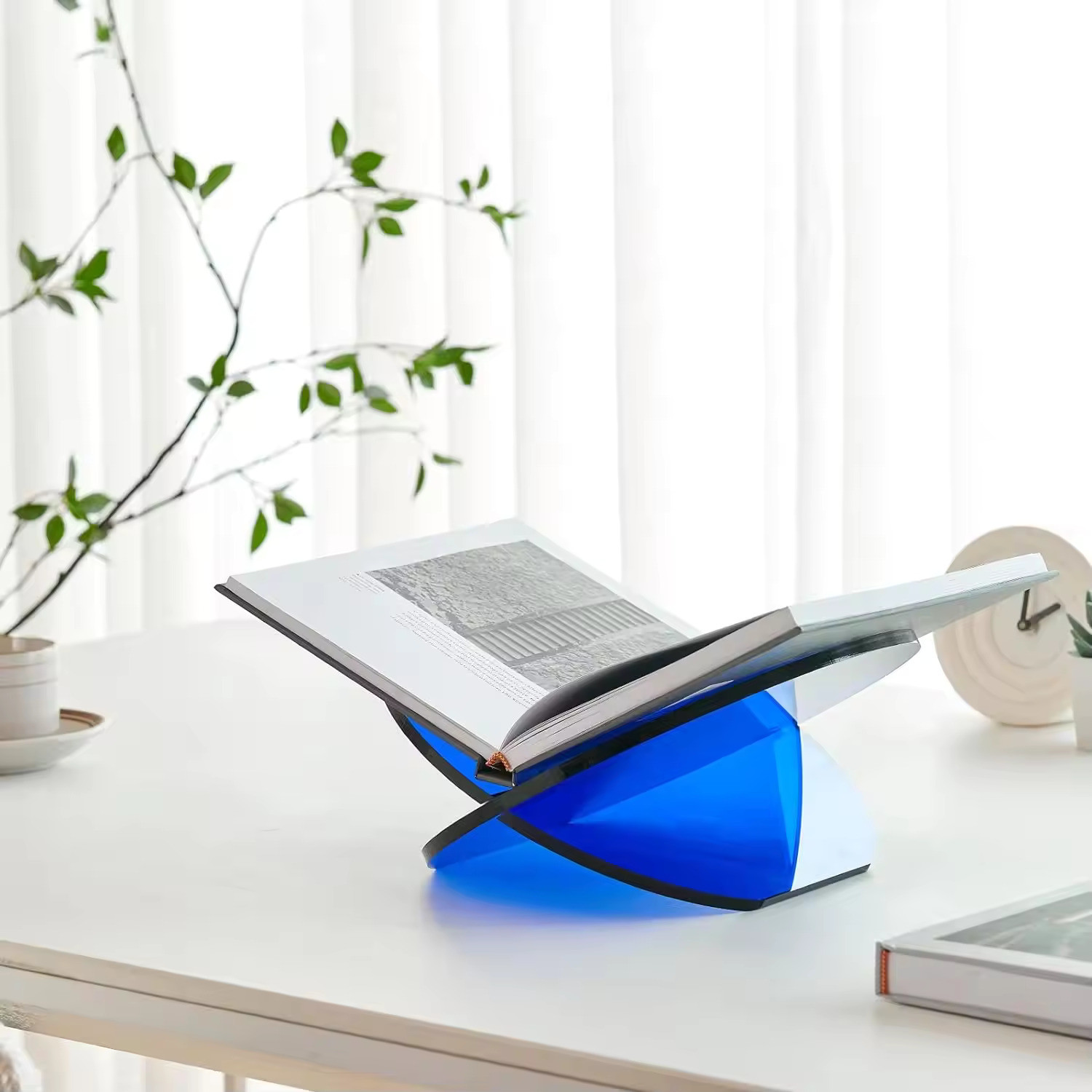 Fashion Design X Shape Custom Acrylic Stand Assembled Acrylic Book Shelf