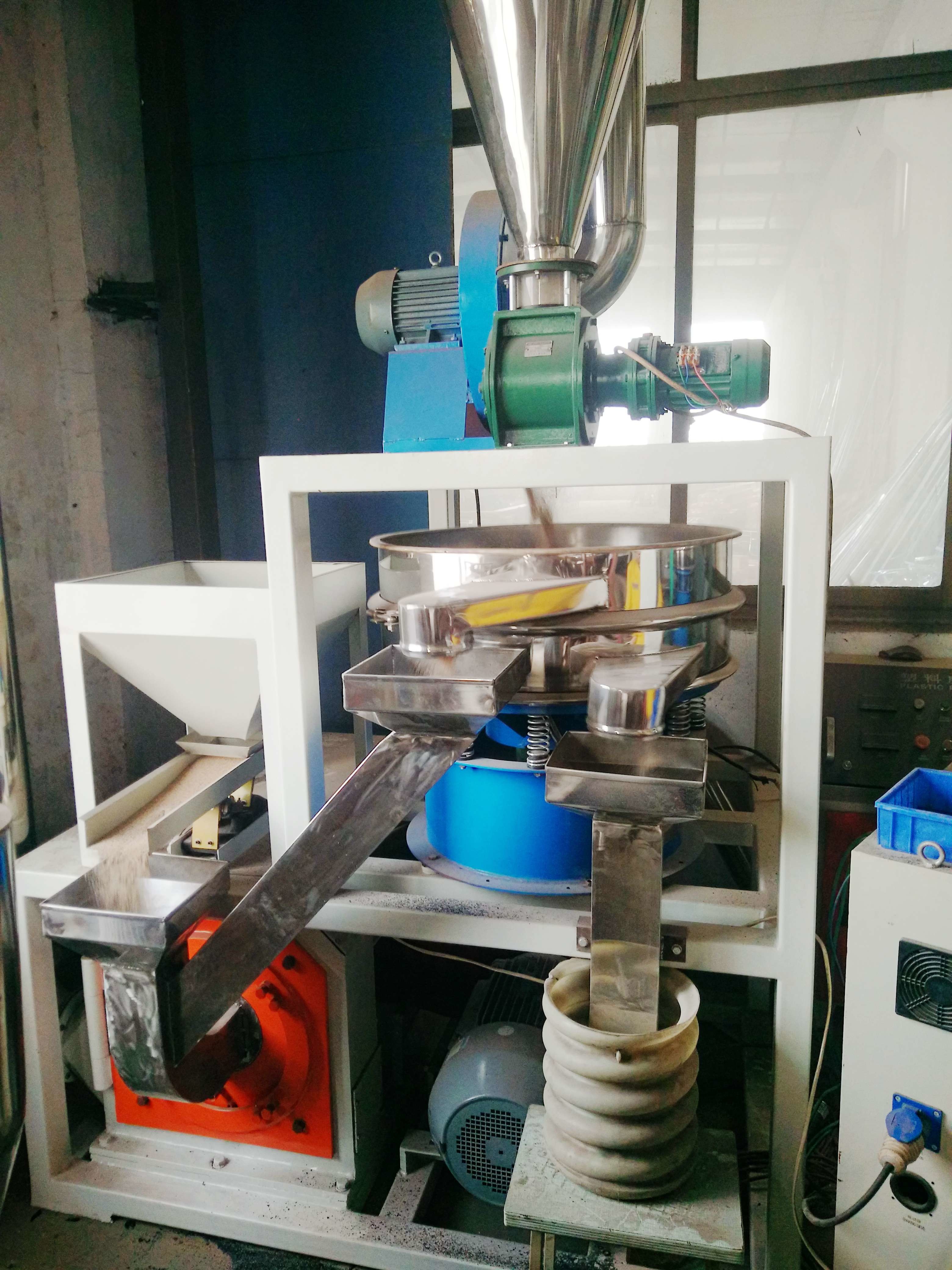 PVC Wallpaper Plastic Recycling Machine , Double Colding Plastic Extrusion Machine