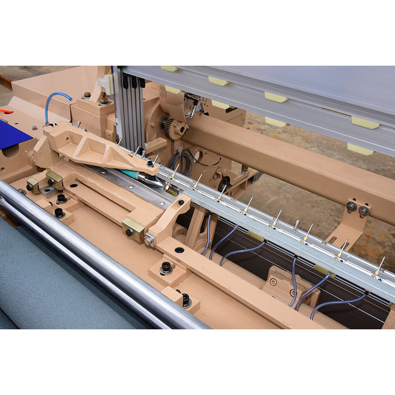 03ab-24 The Right Side of The Coverde for Water Jet Loom