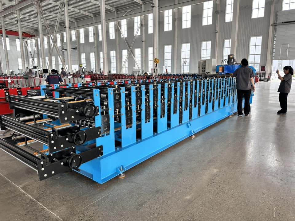 0.4-0.7mm Thickness Three Layer Metal Roof Sheet Roll Forming Machine