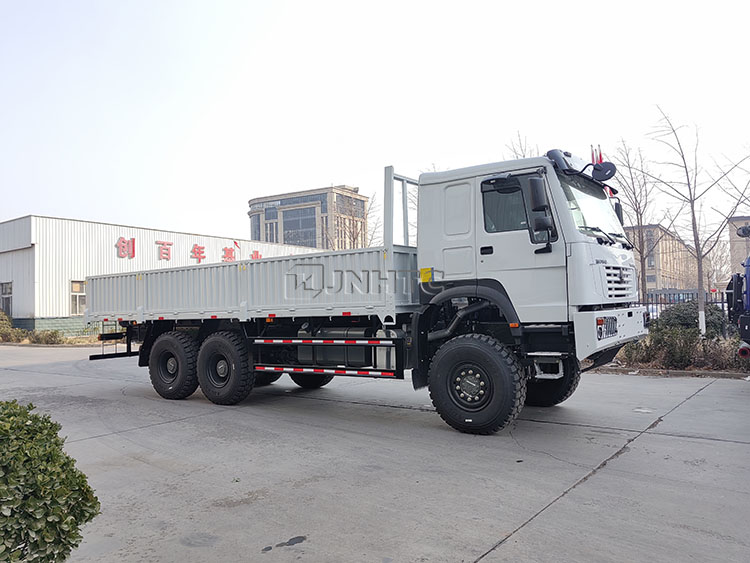 Sino Truck Howo 6x6 Off Road 6 Tire 10 Wheel RHD LHD Full Wheel Drive AWD Lorry Cargo Tipper Dump Trucks