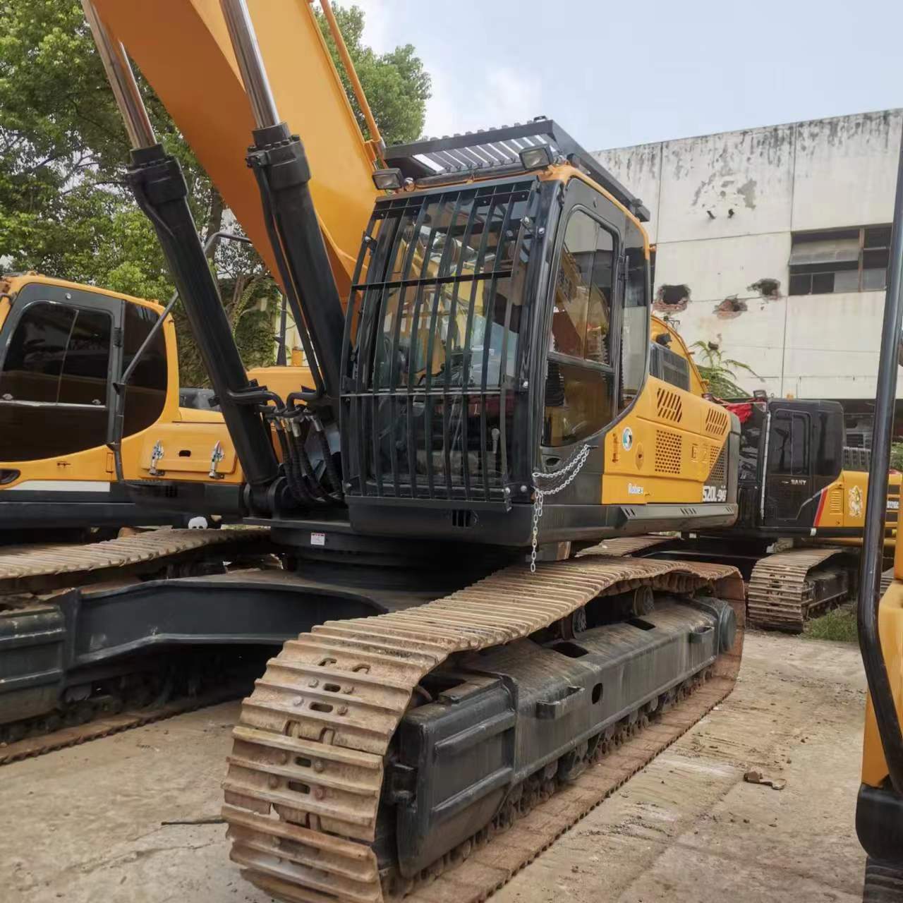Hyundai 520 Crawler Excavator Original Hydraulic Pump and Valve for Top- Construction