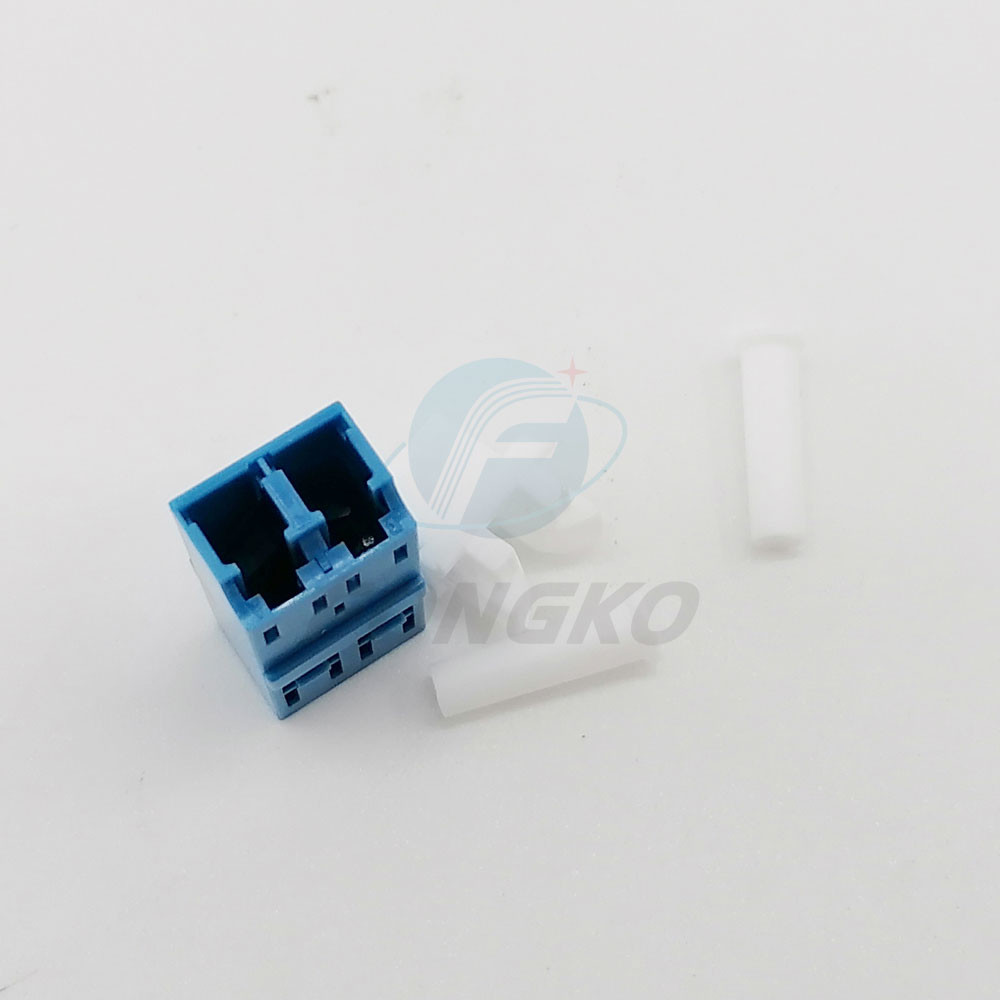 Unibody Shell Plastic Buckle Optical Fiber Adapter Metal Shutter Duplex LC / UPC Flangeless