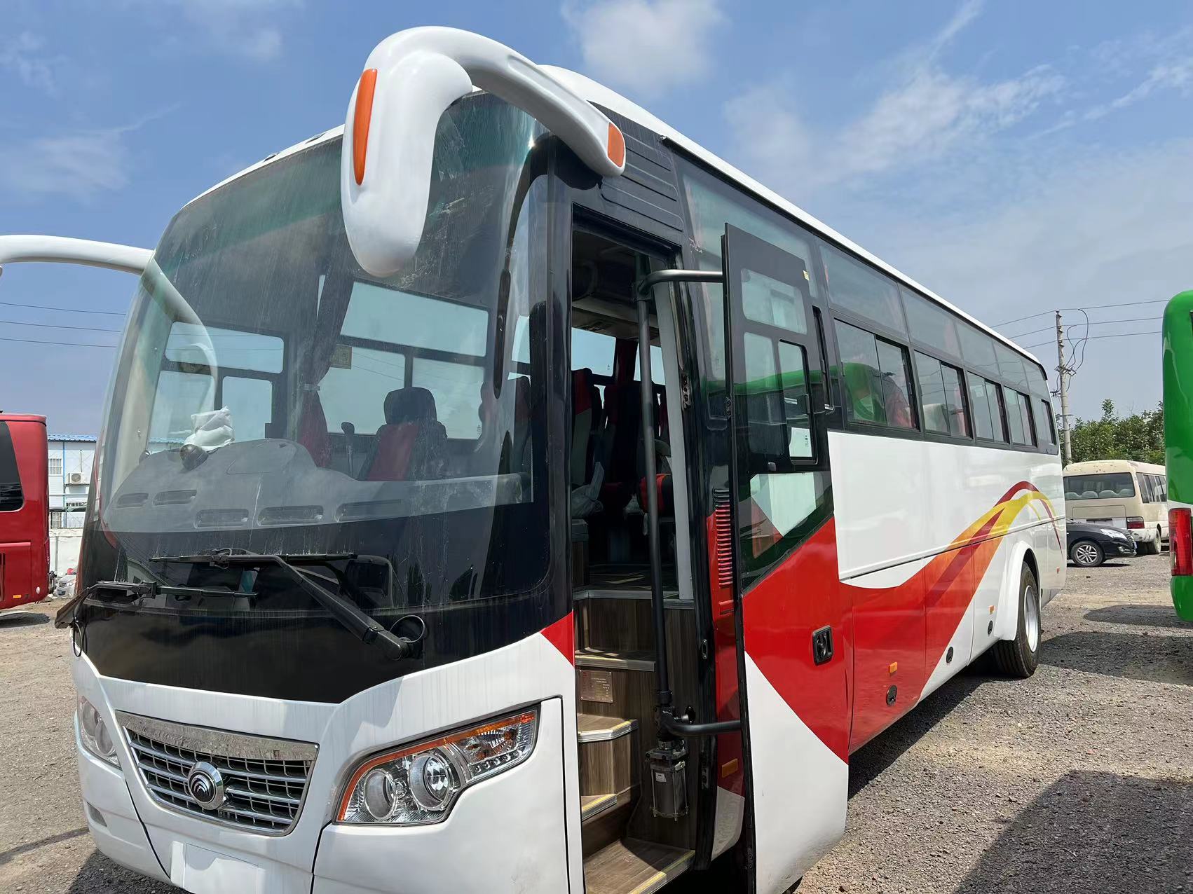 Used Bus Luxury Coach Youtong City Buses and Front Engine Coaches Second Hand Autobus