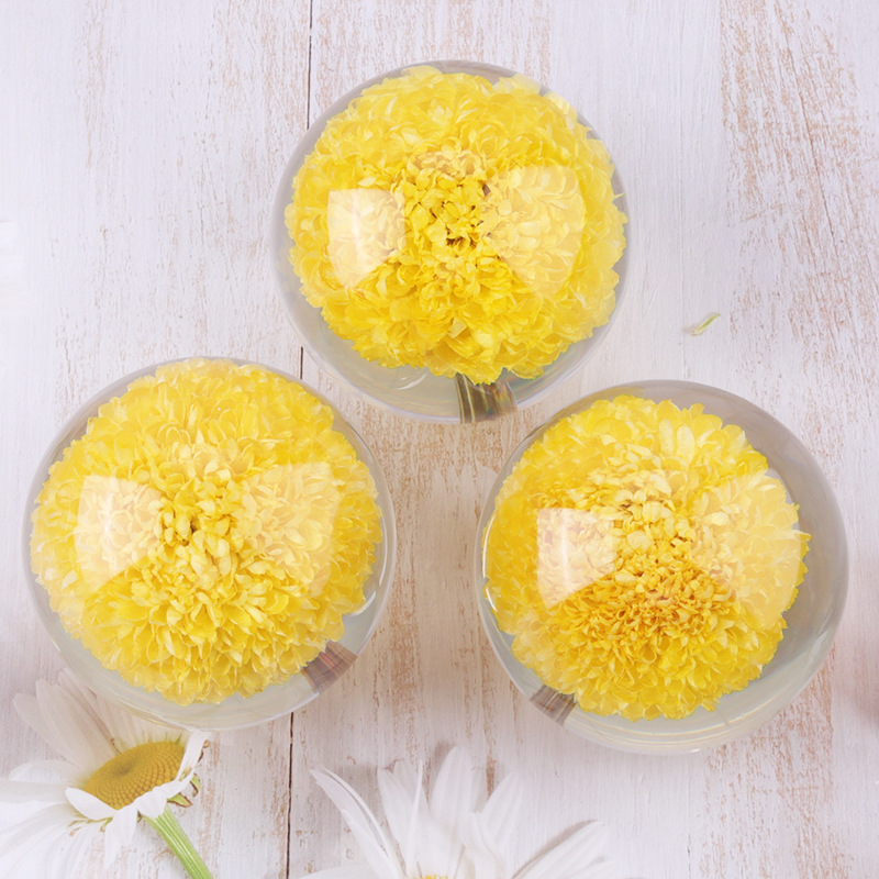 China source manufacturer of resin balls with real dry flower inside solid clear epoxy resin ball supplier