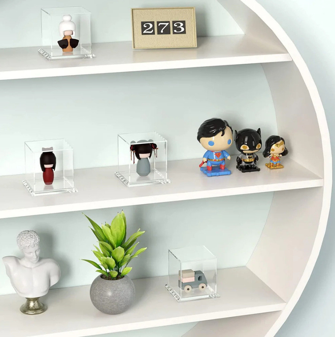 Custom Transparent Acrylic Display Box Plexiglas Gift Box with Flip-Top Lid and Dust Cover for Figure Toys