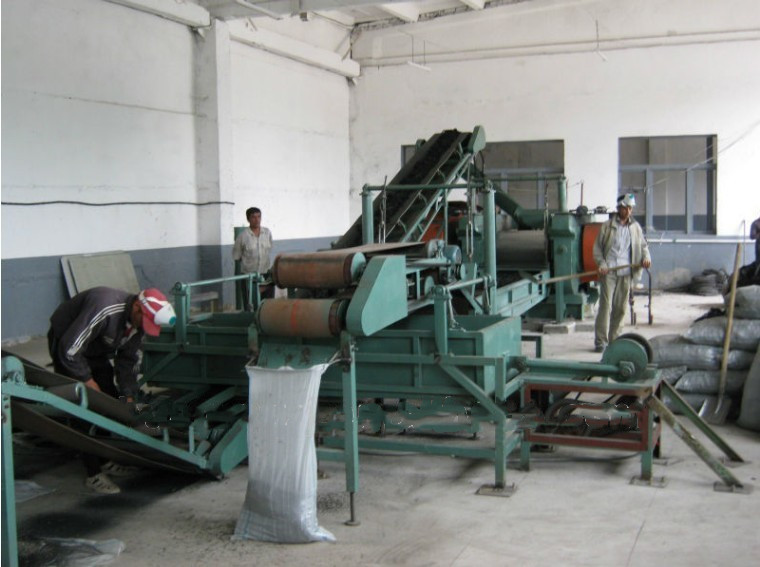 XKP560 Rubber Tyre Shredder Rubber Powder Production Line Blue Green