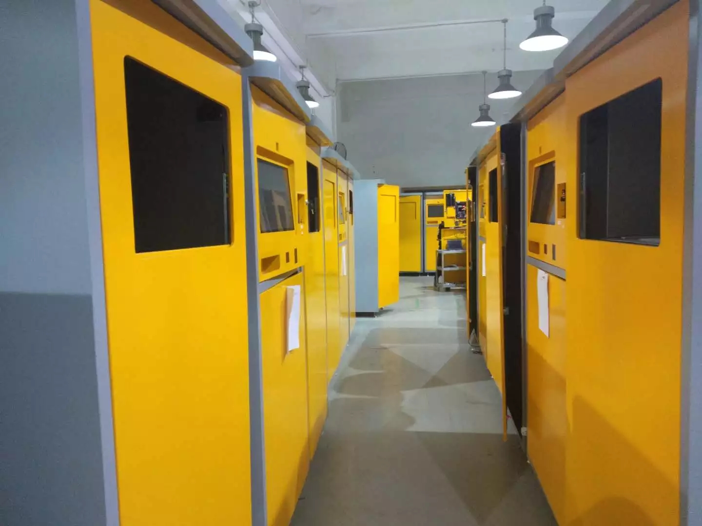 Intelligent Dustbin Enviroment Protection Recycling Bottles Rvm