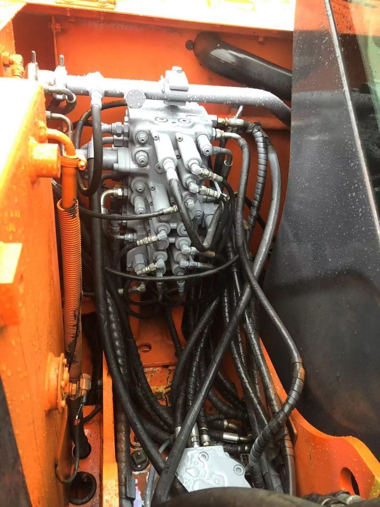 Original Doosan DX60 6 Ton Mini Excavator in Korea Good Condition 1800 Working Hours