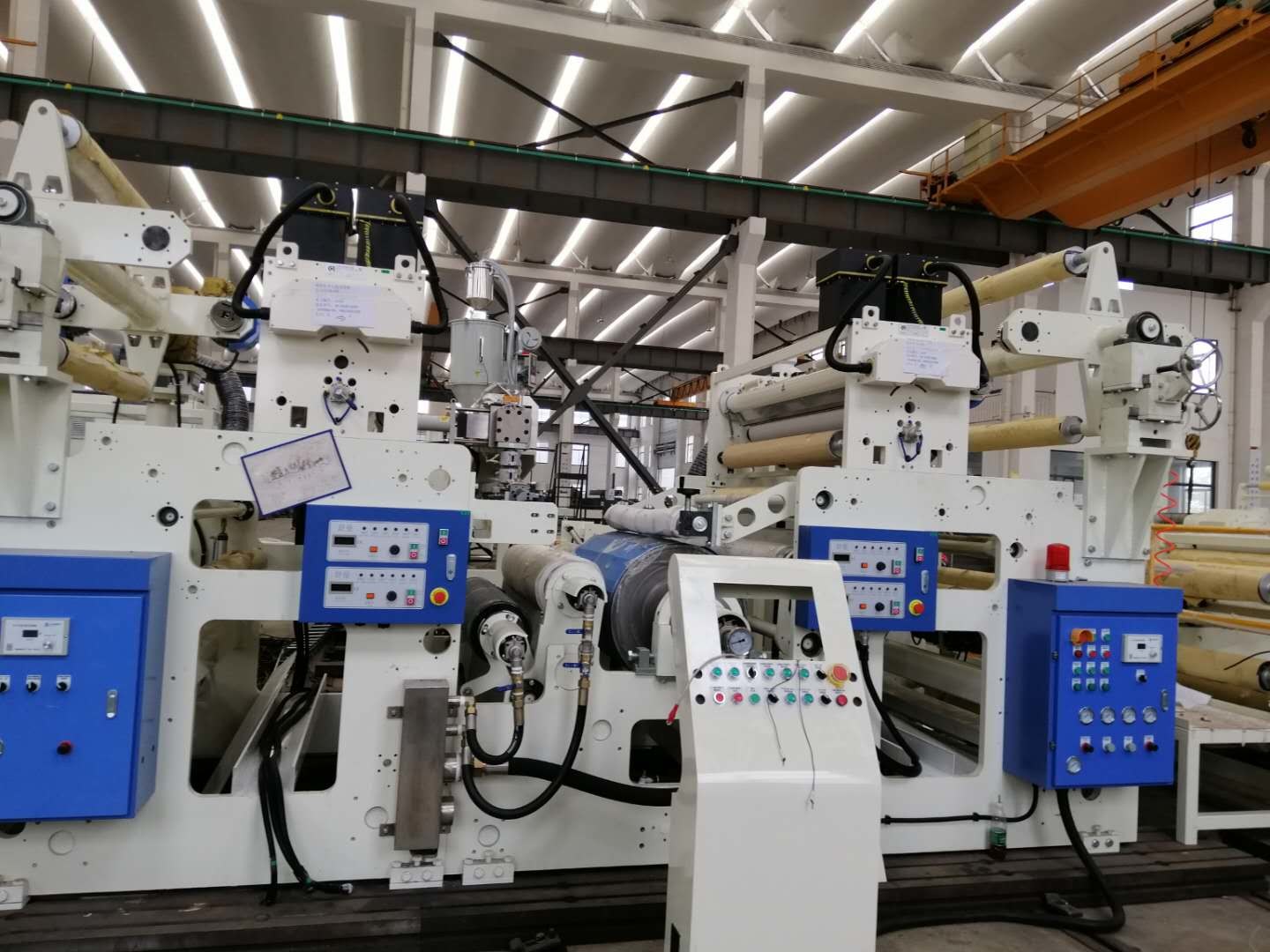 Chill - Roll Unit Film Laminating Automatic Machine With Precise Temperature Control In White and Blue