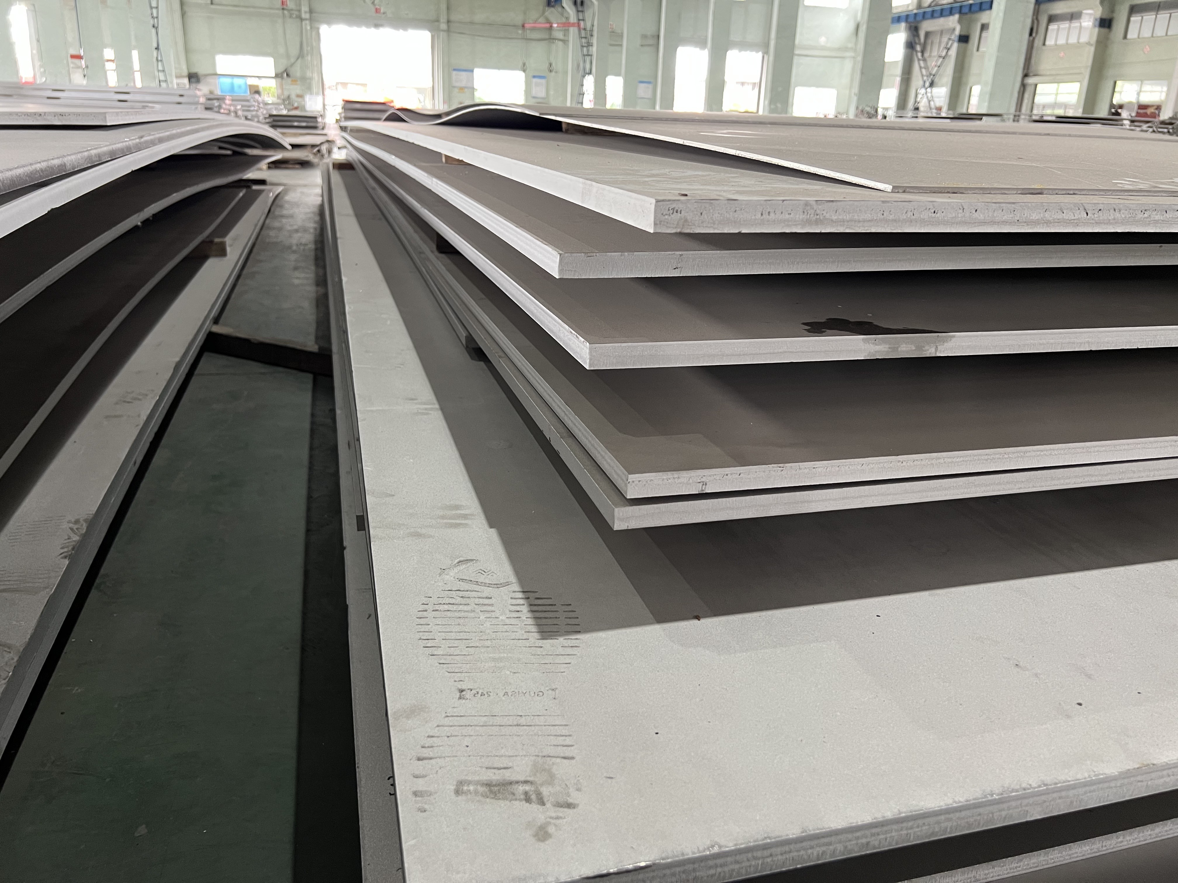 Hot Rolled Austenitic Stainless Steel Plate SS321 1.4541 1Cr18Ni9Ti 6*1500*6000mm