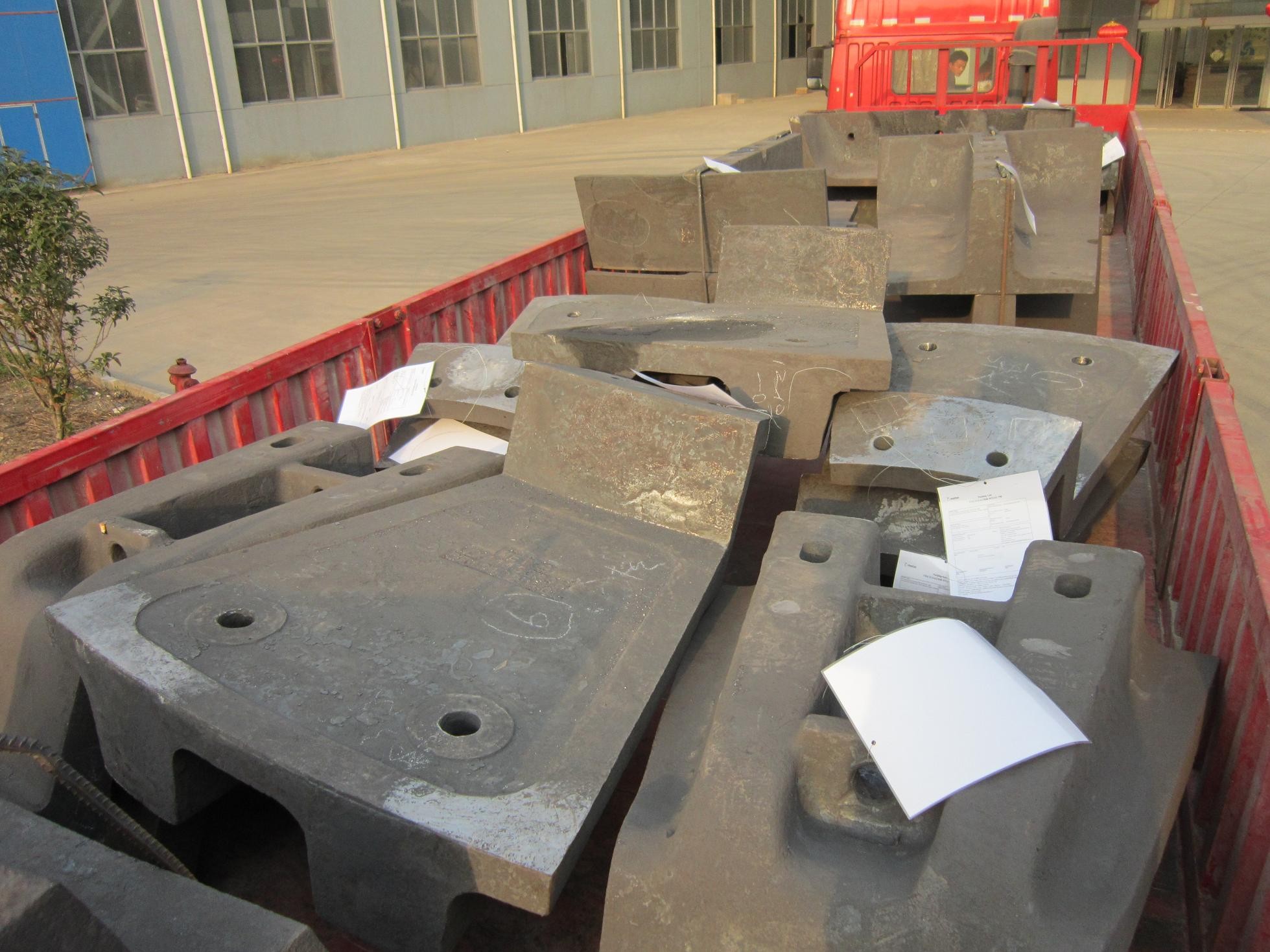 1 Ton Cr-Mo Alloy Steel Castings , Deflector Liner Feed Head