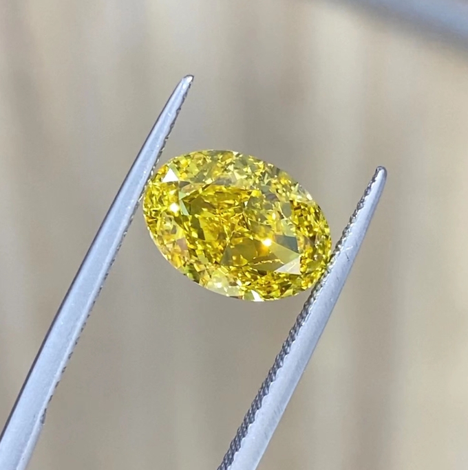 Fancy Vivid Yellow HPHT Lab Grown Diamonds Oval Shape 3.09ct IGI Certifed