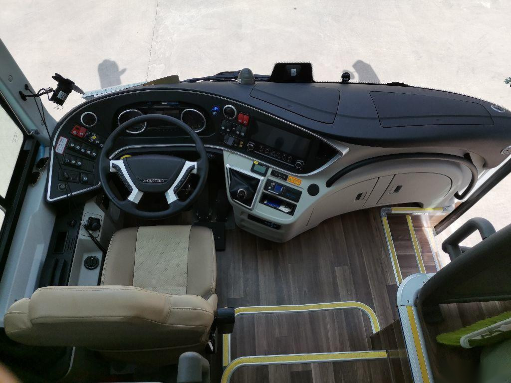 Used Zhongtong Bus LCK6119 50 Seats 2019 Big Capacity Compartment Euro V 336kw Aiebag Chassis