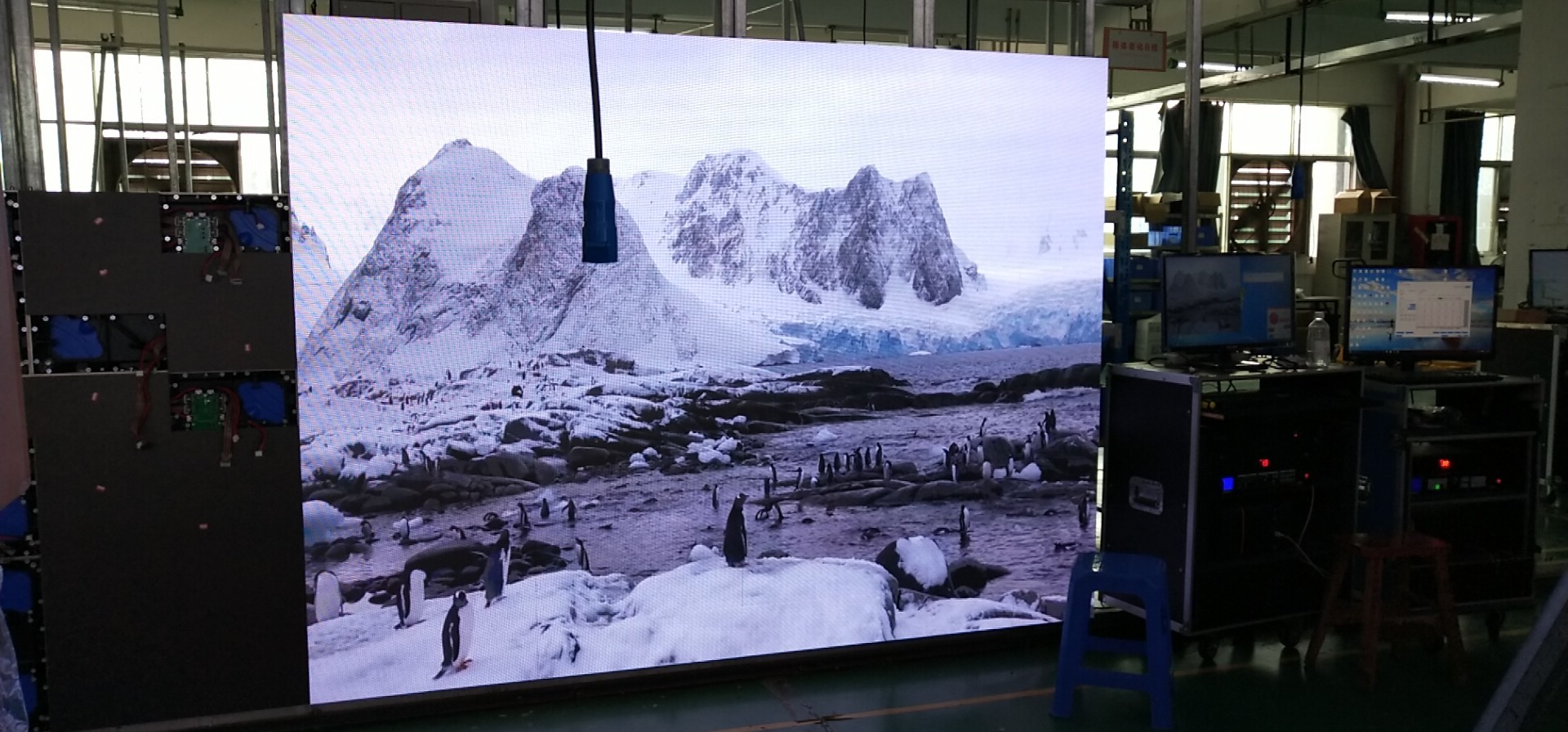 18W LED Video Wall Display Energy Saving Big LED Display Board 60Hz Frame Frequency Shenzhen Factory