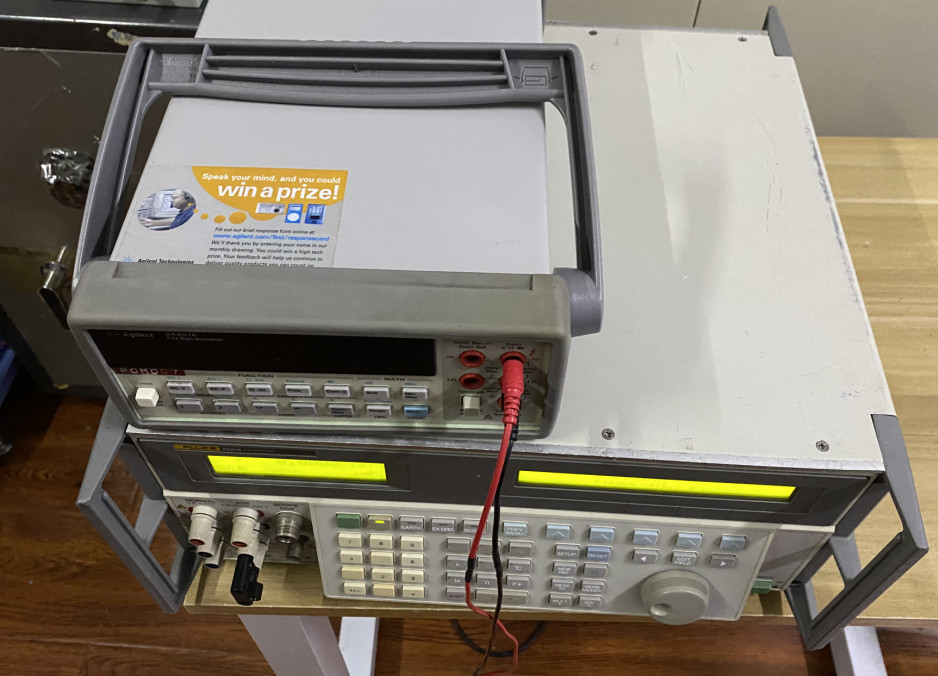 Recycle Portable RS-232 Multi Function Calibrator Bench Multimeters Fluke 5520A