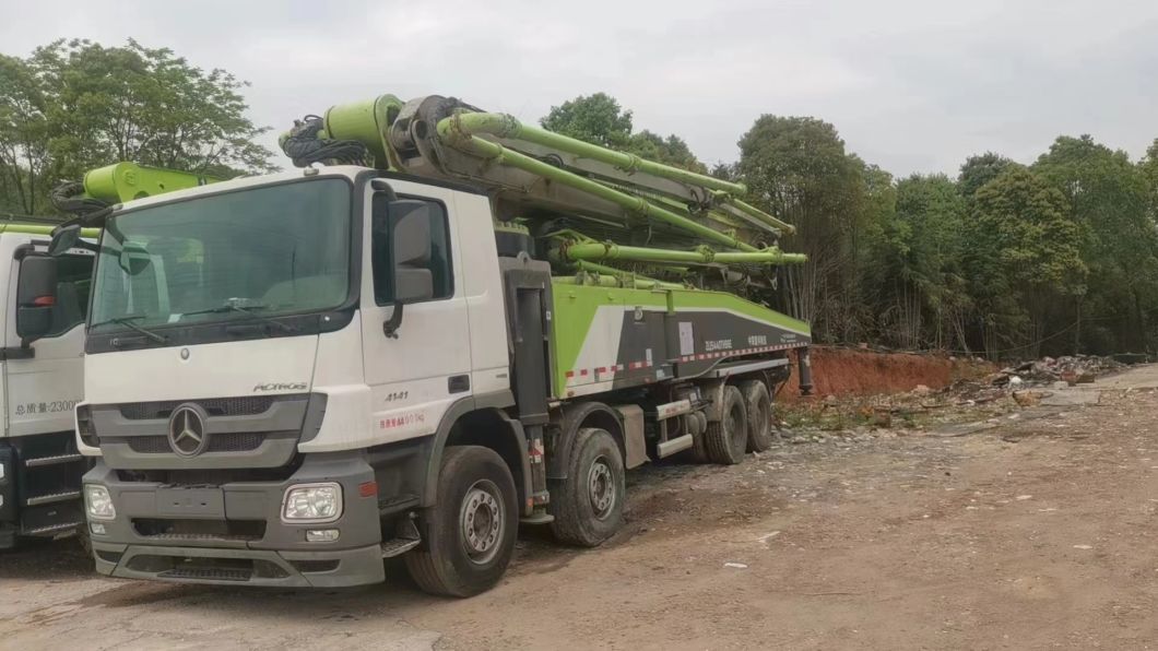 2017 Zoomlion 56m Concrete Pump Truck Mounted Pump on Mercedes-Benz Sell in Good Price