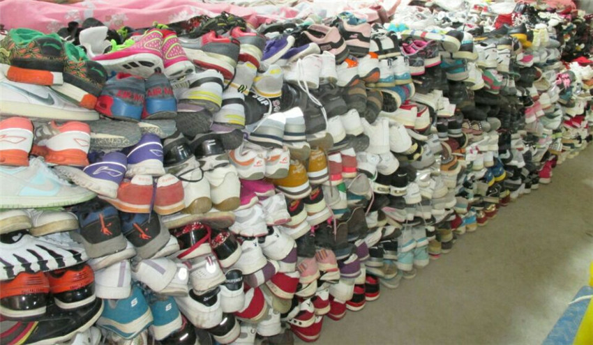 clothes . used clothing . used shoes stock shoes and used shoes . give in discount than