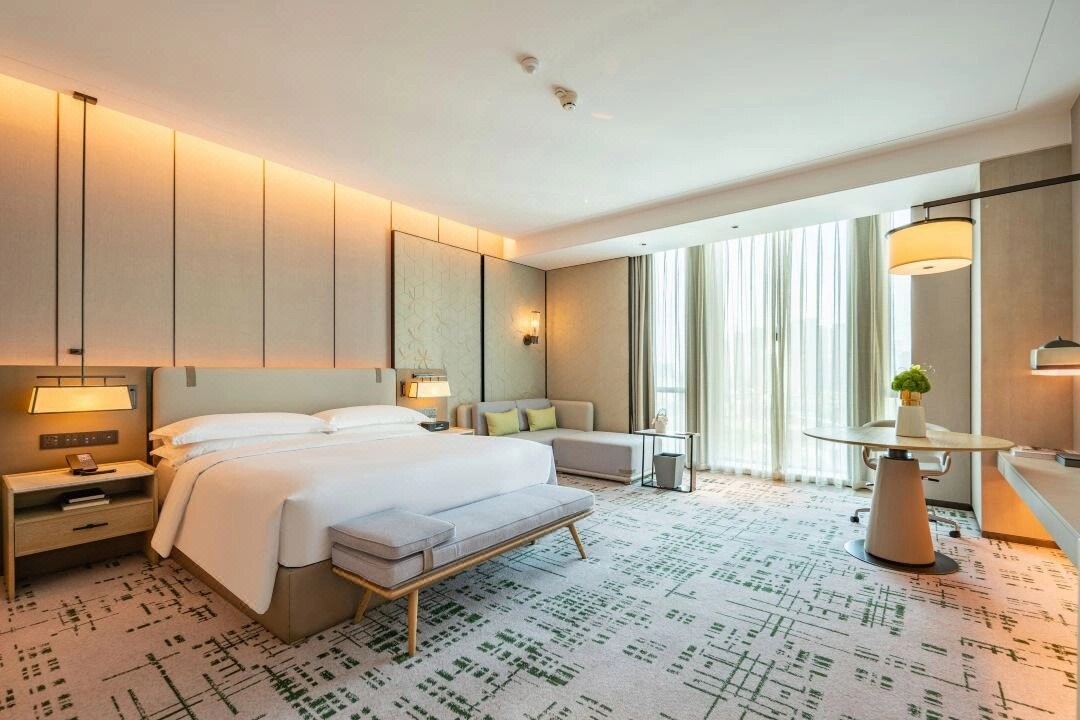 Standard Plywood Hotel Guest Room Furniture Full Supply Customization