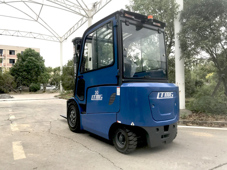 3000kg Electric Counterbalance Truck , Battery Power Lift Truck For Factory