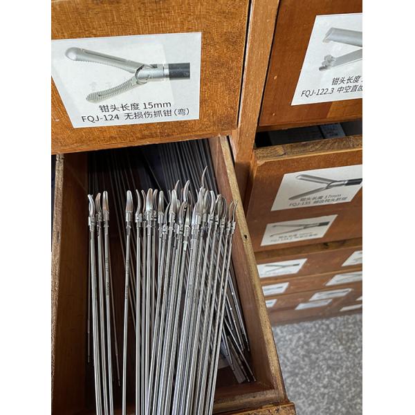 330mm 420mm Laparoscopic Forceps Reusable Medical Instruments for Hospital Procedures