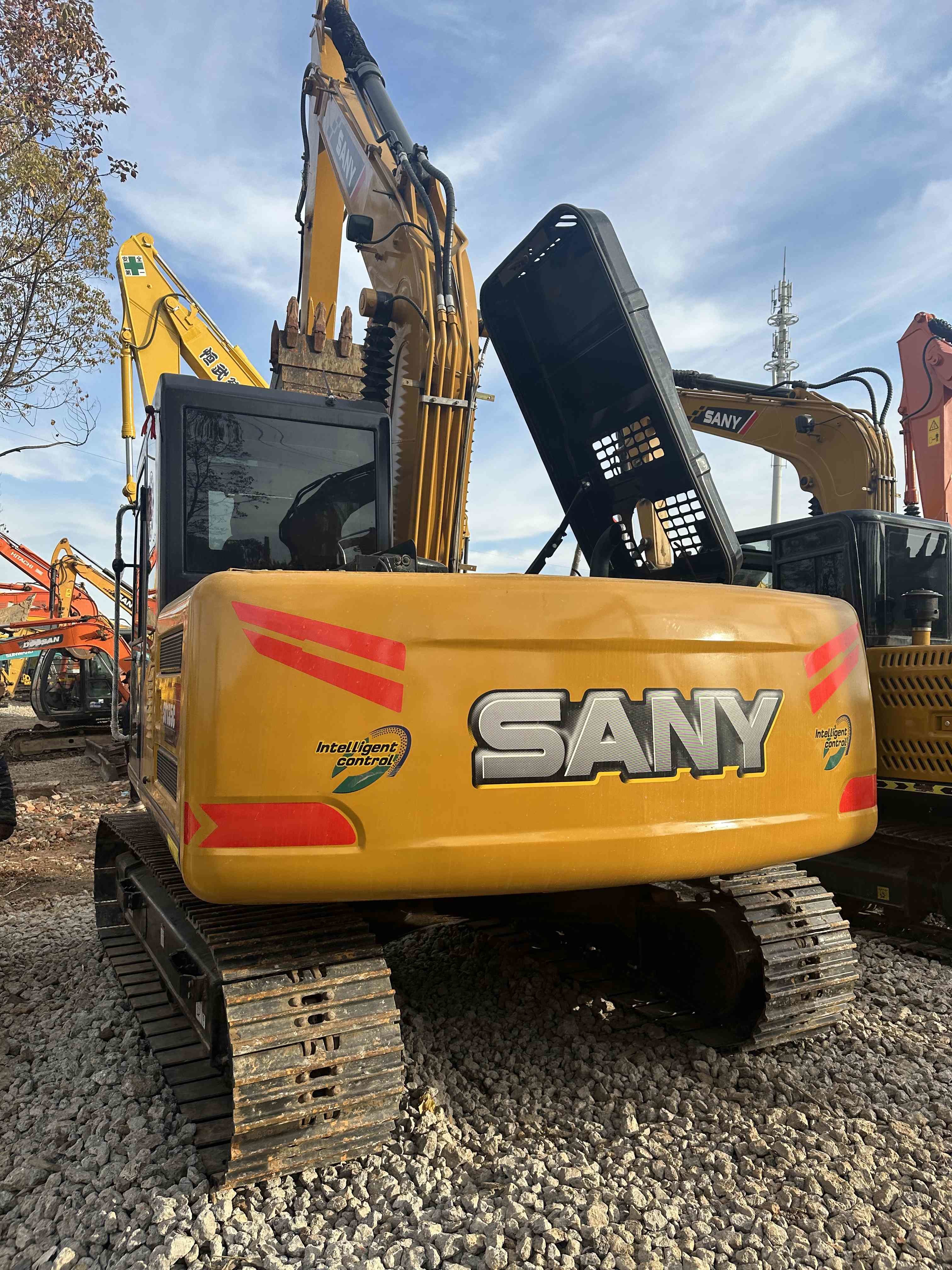 Used SANY Digger SY135C Secondhand 13.5on Small Type Mini Crawler Excavator