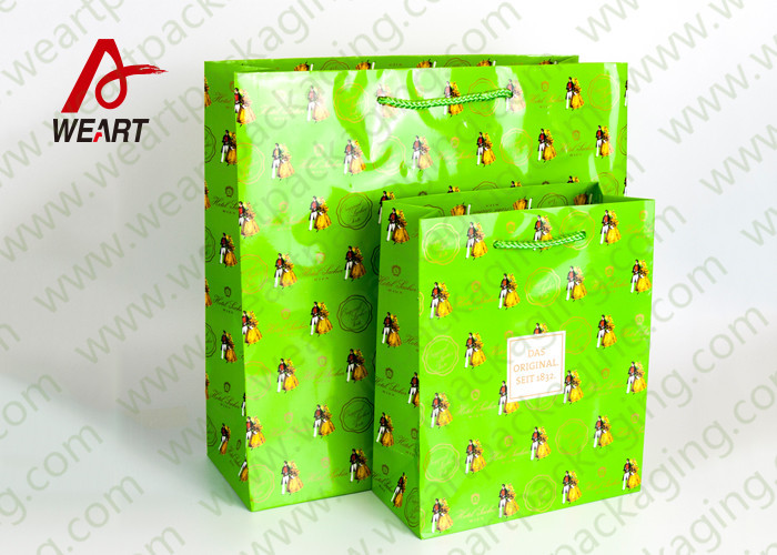 Reusable Retro Christmas Paper Bags For Business Promotion Latest Style