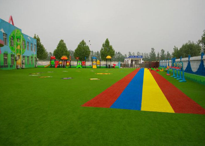 Kindergarten Coloured Artificial Grass Wear Resistance 20-40 Mm Height